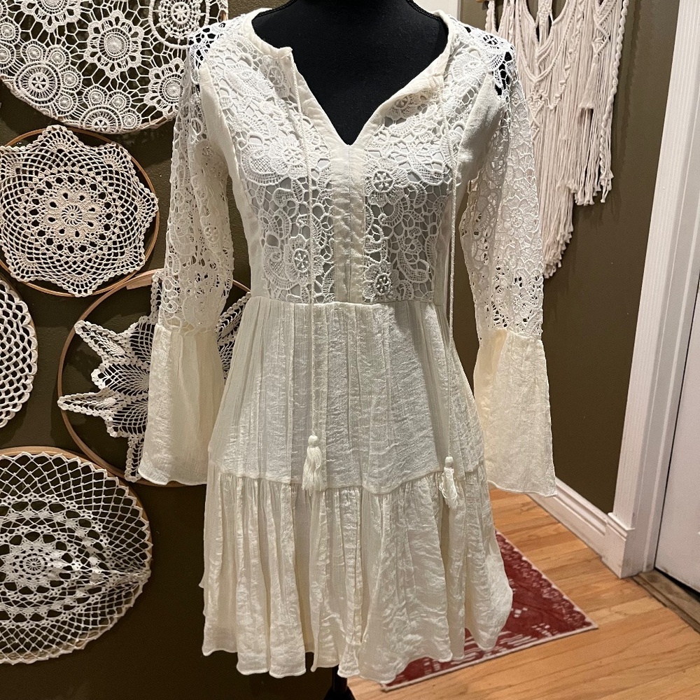 Jodifl Cream Crochet Lace Boho Dress – Size PS